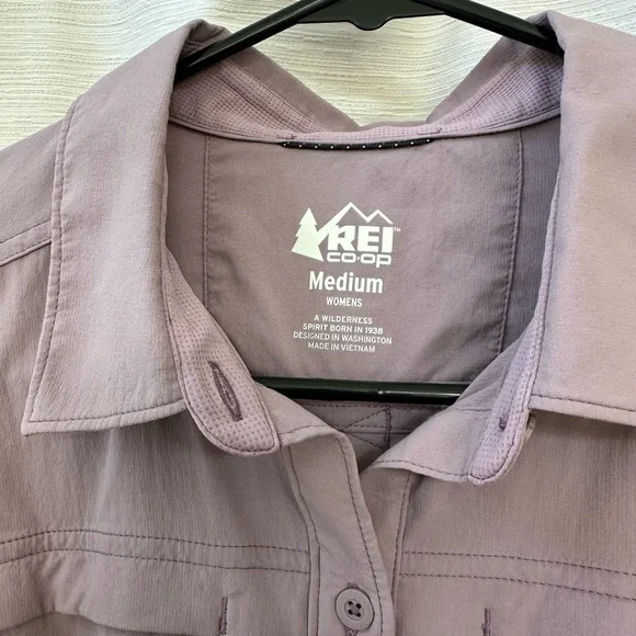 REI Women’s Hiking Shirt, Medium, Like New - Picture 2 of 4